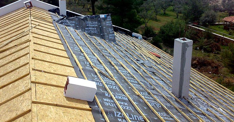 Basmane EPDM Kauçuk Çatı – OSB üzerine serilmiş nefes alan su yalıtım örtüsü ve çıtalama